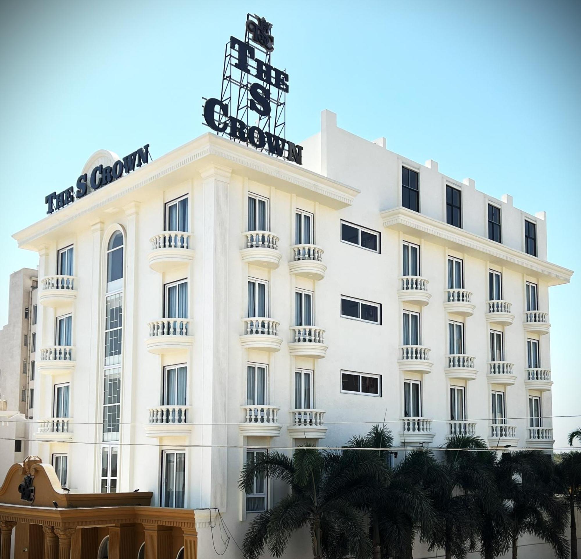 Hotel The S Crown Somnāth Esterno foto