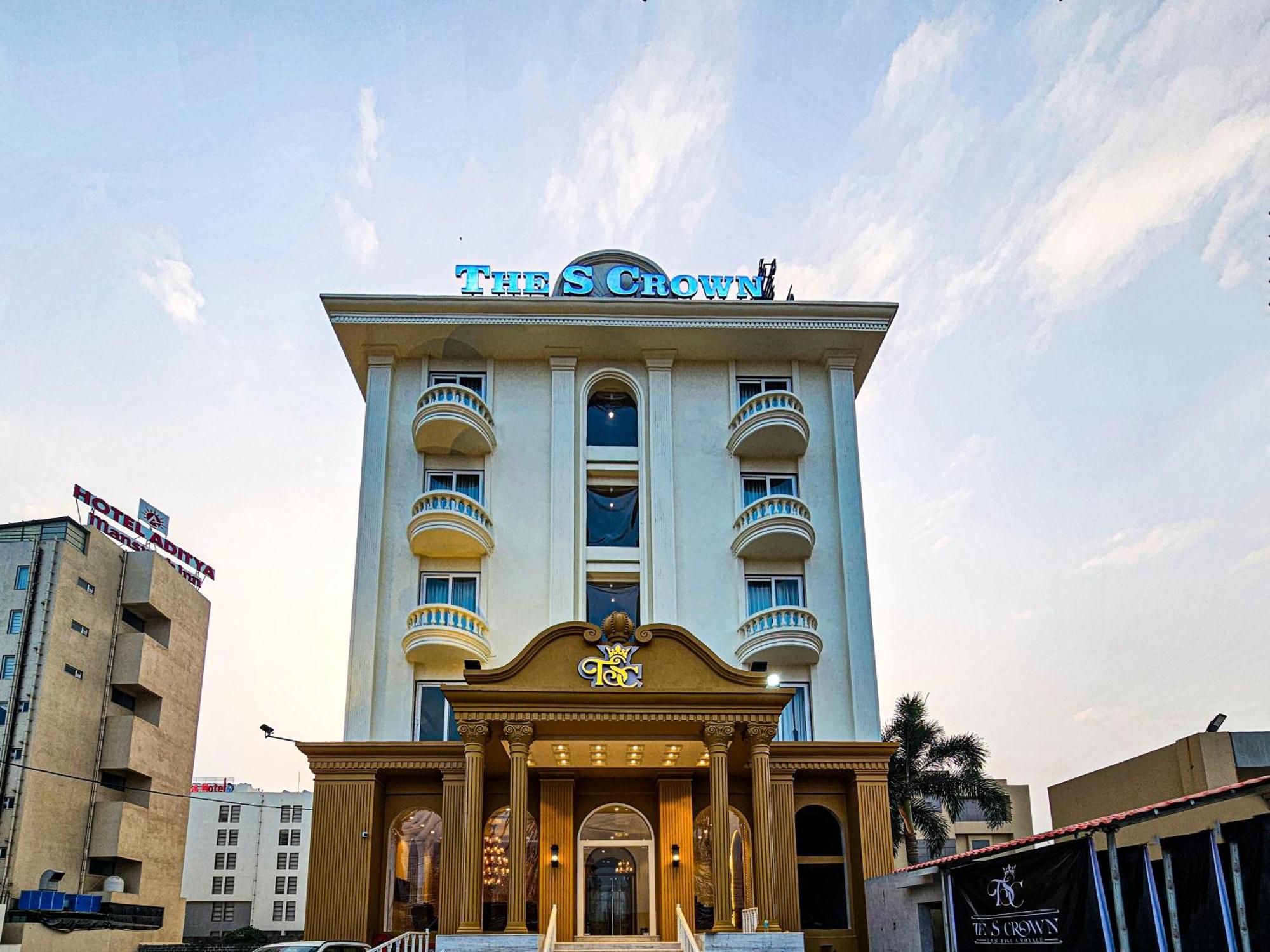 Hotel The S Crown Somnāth Esterno foto